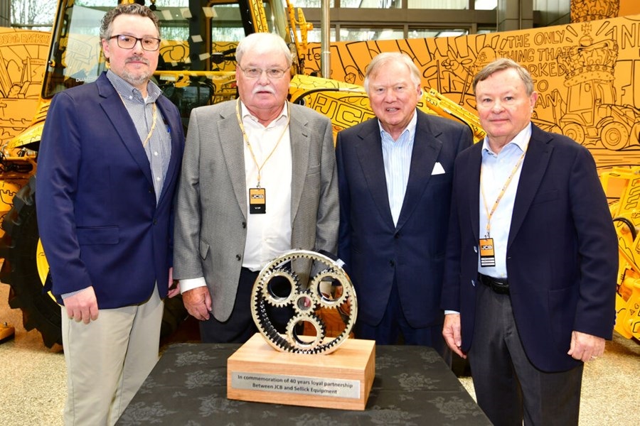 榮耀時刻！JCB傳動系統(tǒng)公司喜迎成立40周年！
