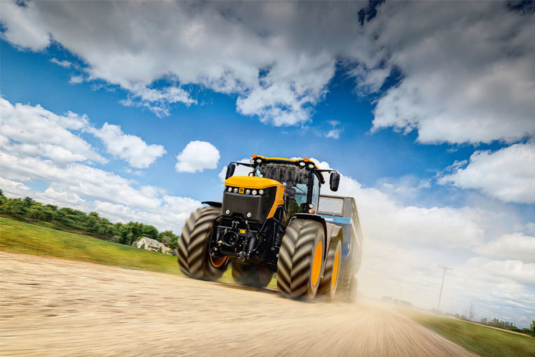 1581989979100624.jpg Fastrac 8330 4.jpg